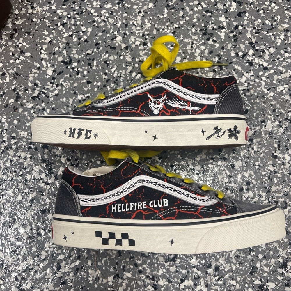 Vans Stranger Things Upside Down Hellfire Club sneakers Men’s 4.5 Women’s 6 - Picture 3 of 9